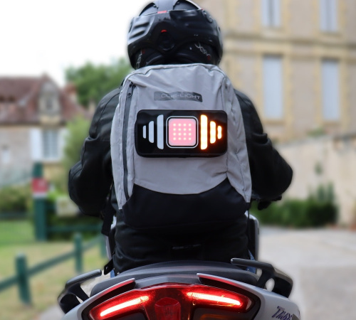Read more about the article Clic-Light: The Ultimate Wearable Smart LED Signal For Two-Wheelers